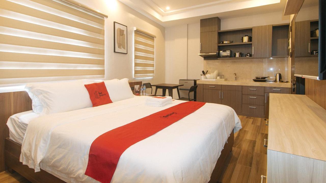 Reddoorz Plus @ Bez Tower And Residences San Juan San Juan  Extérieur photo
